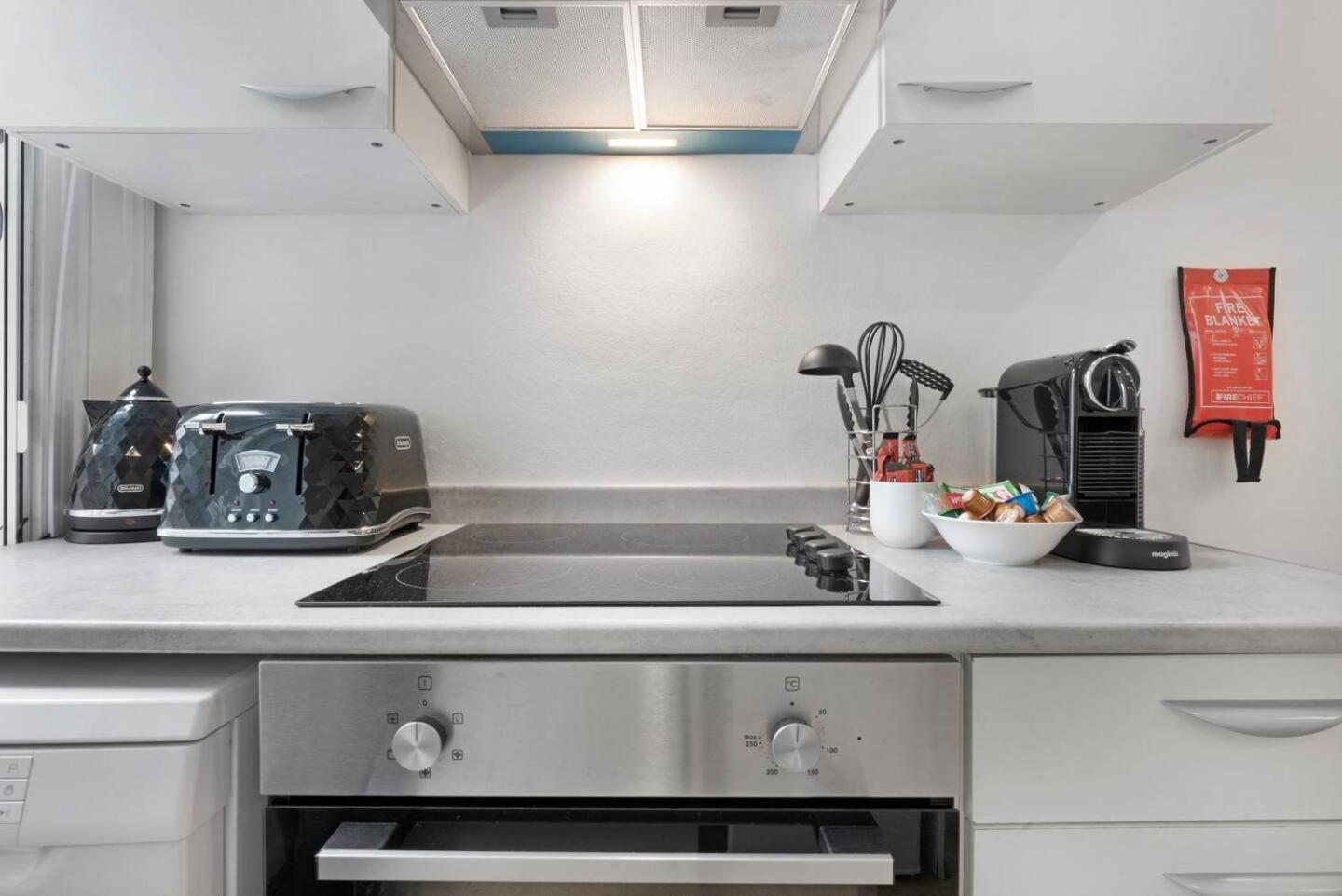 2 Bed Piccadilly 3 * Londen