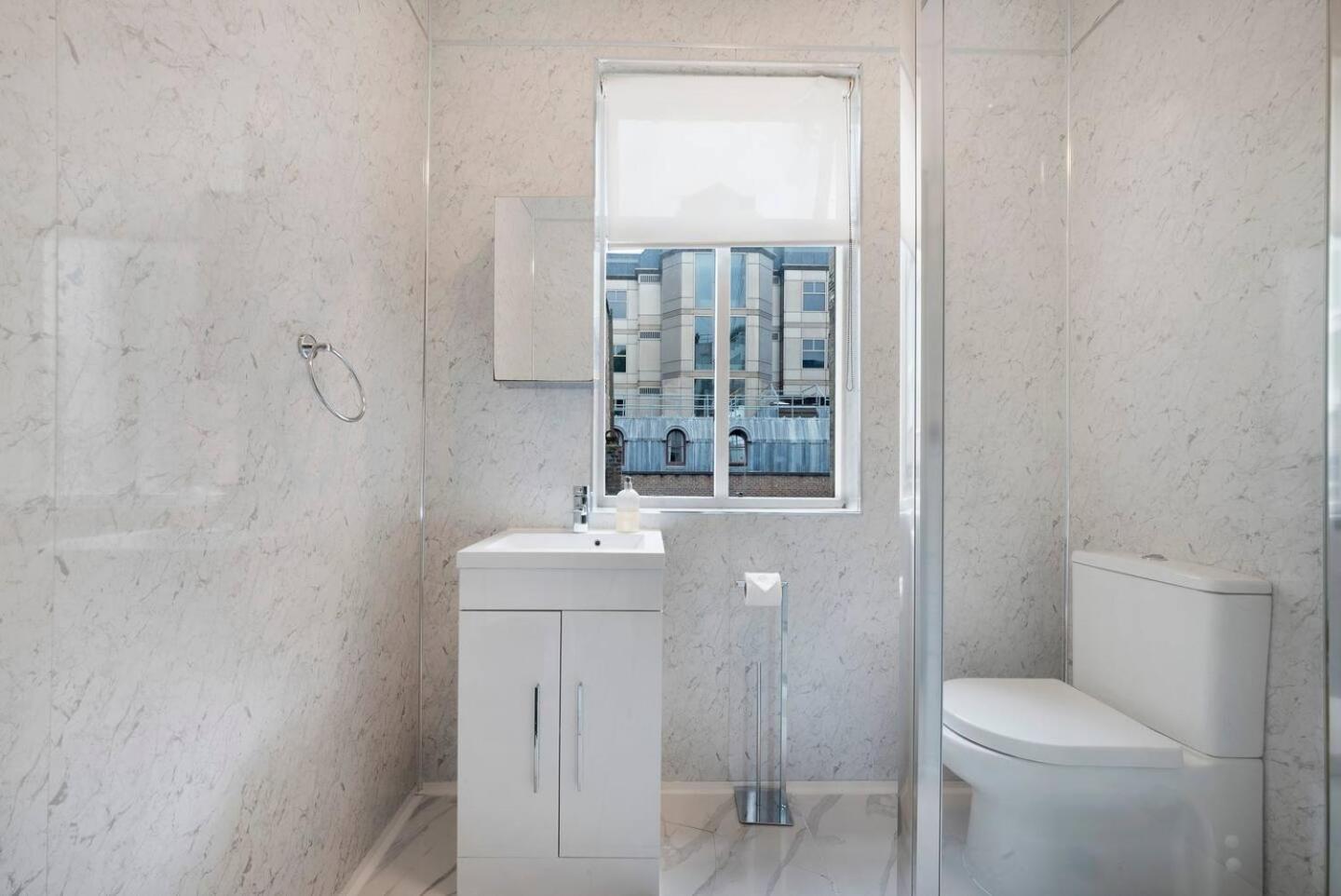 2 Bed Piccadilly 3 * Londen