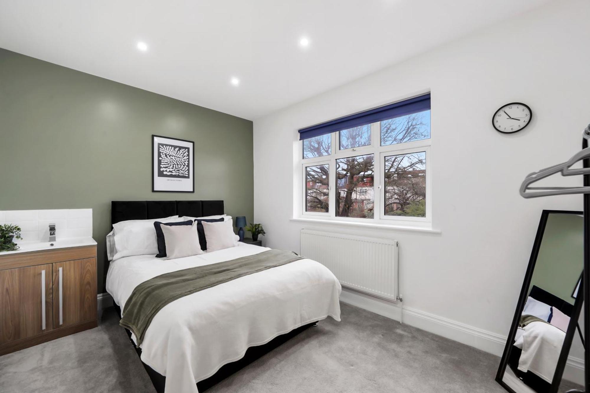 4 Bedroom House & Free Parking Close To Kensal Rise Station Holiday home London