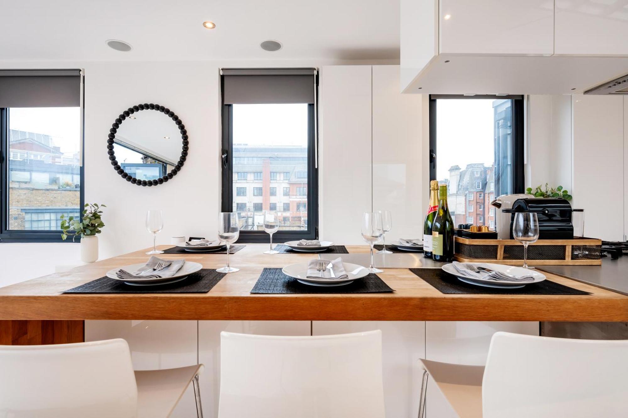 Apartment Huge & 3 Bedr, 4 Beds, Covent Gdn London