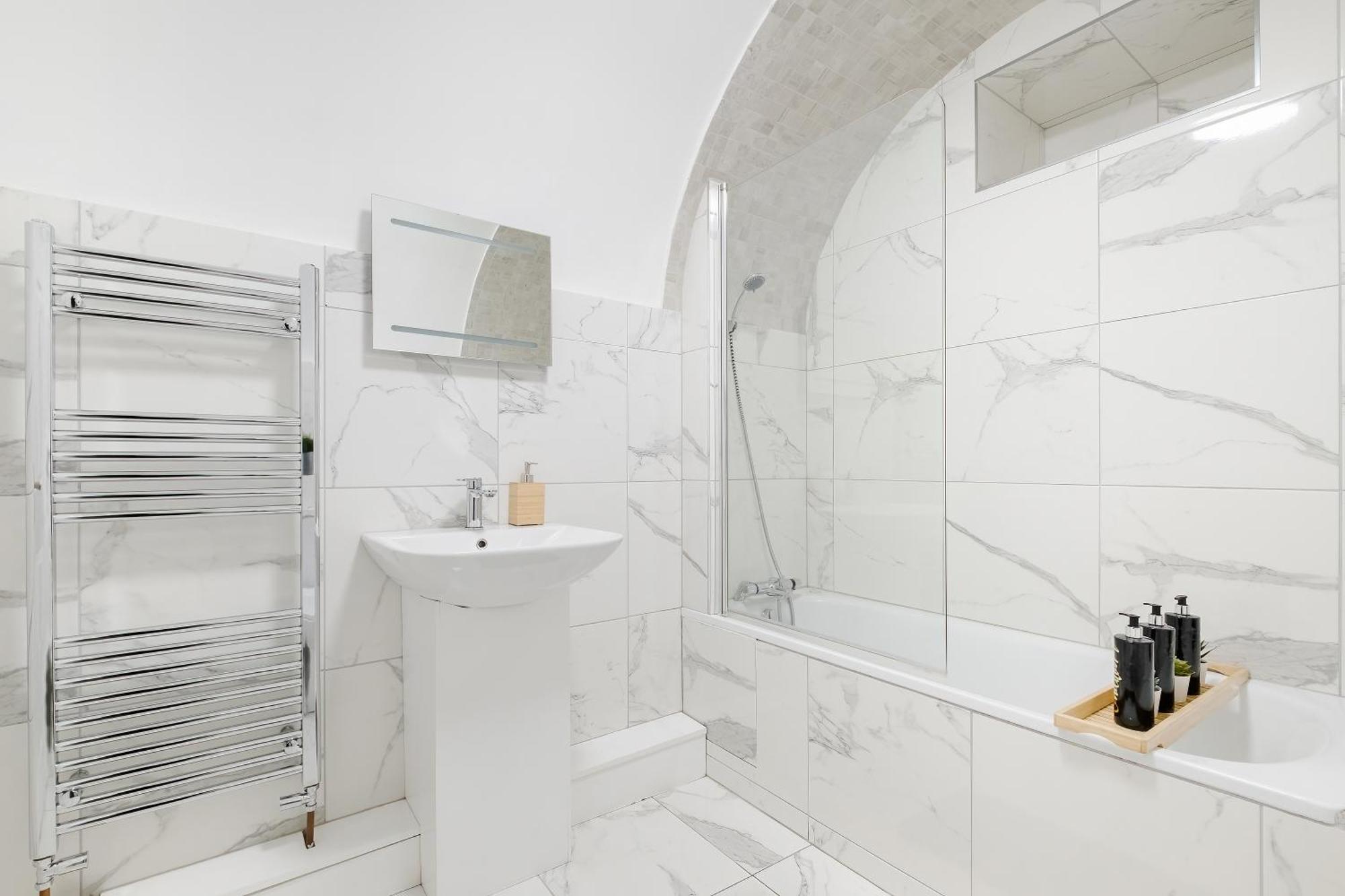 Large One Bedroom In Marylebone Appartement *