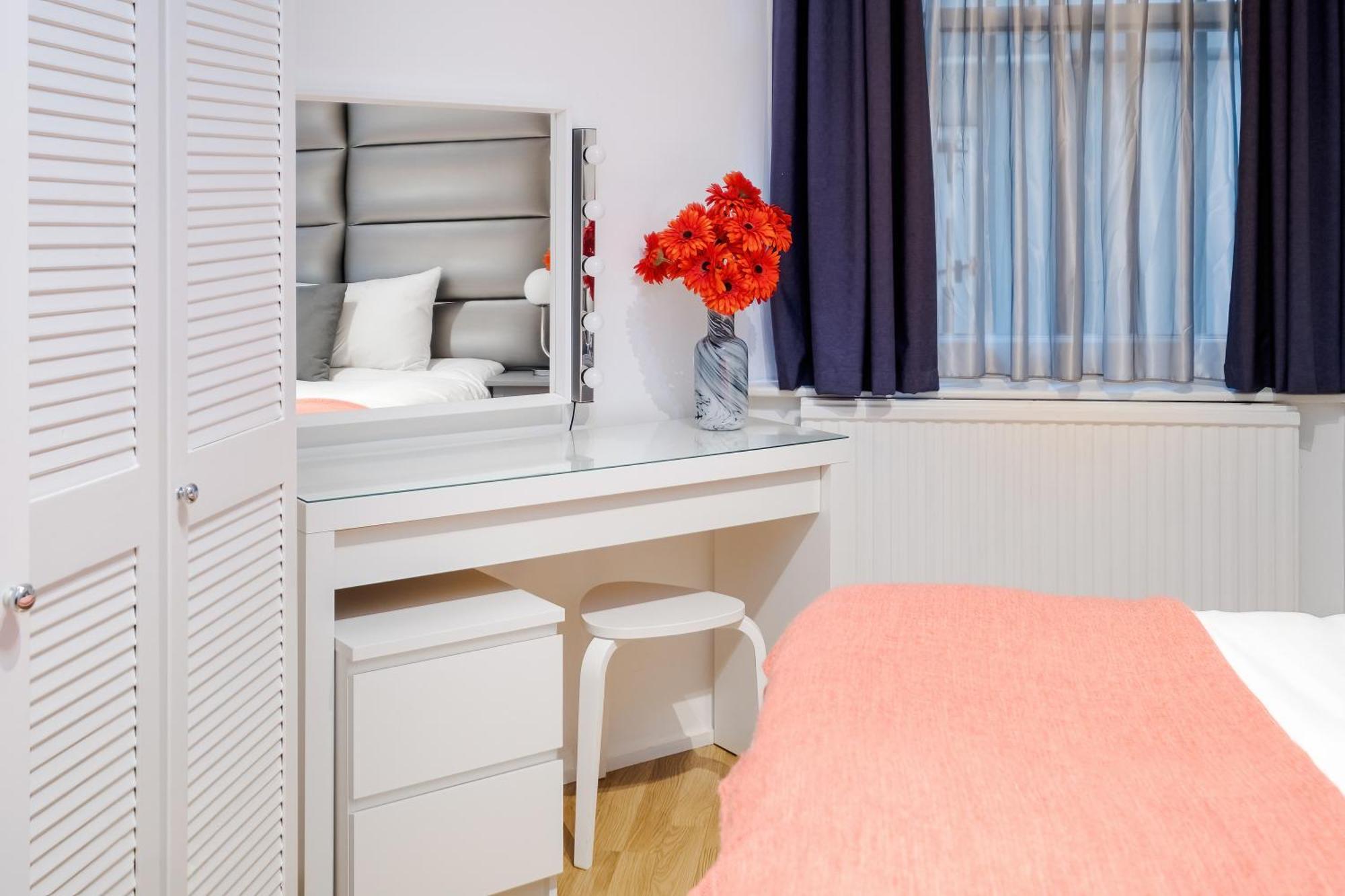 Large One Bedroom In Marylebone Londen