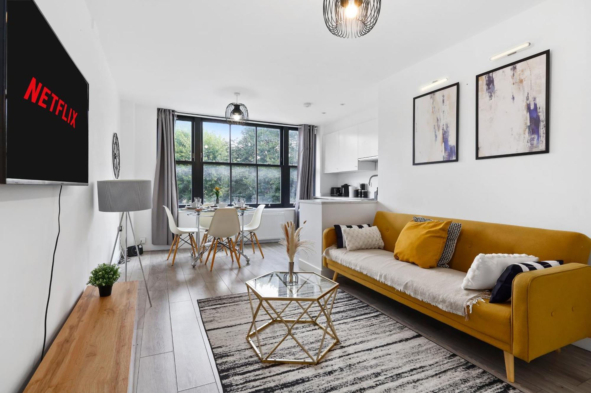 Stylish Large 3-bed Apartment, Quick Access To Sights, Free Parking Appartement