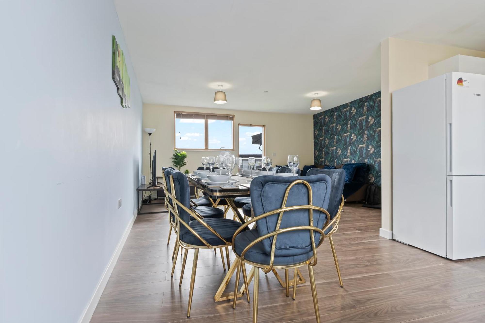 Spectacular 3Br 2Bath Rooftop Sky-Views With Parking