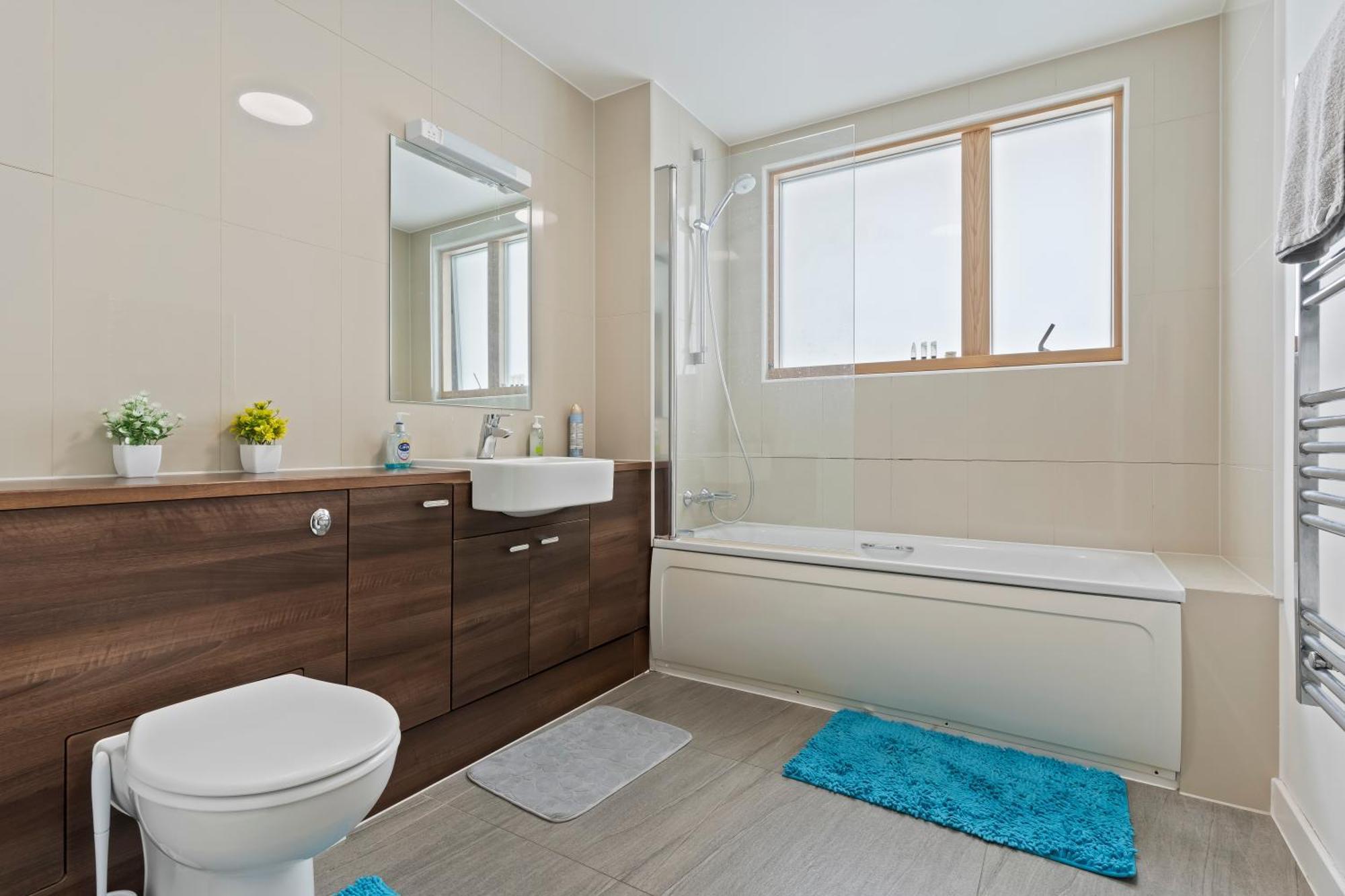 Spectacular 3Br 2Bath Rooftop Sky-Views With Parking Appartement Londen