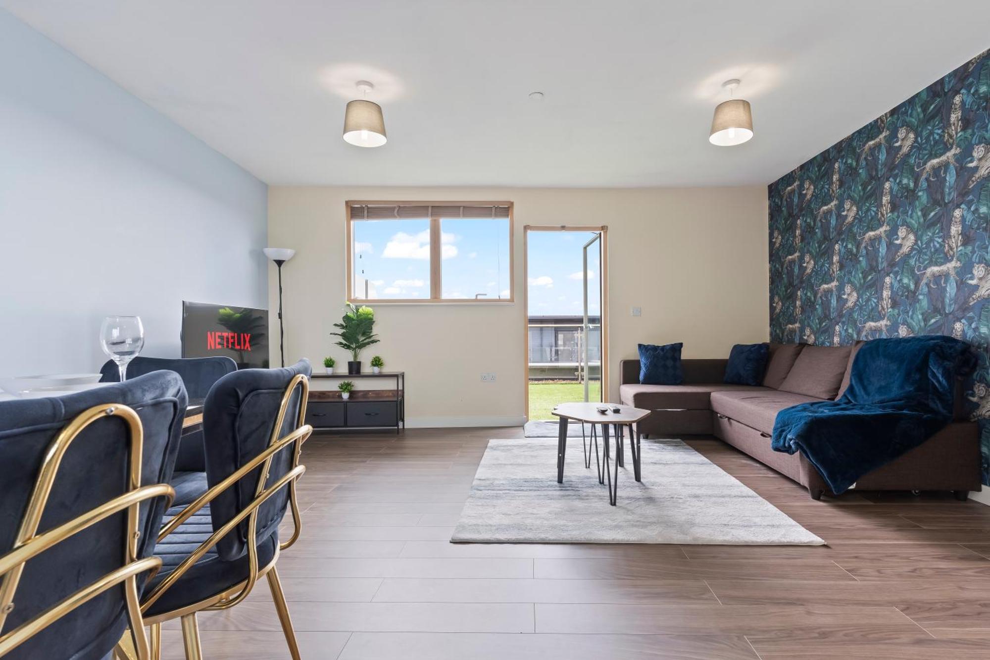 Spectacular 3Br 2Bath Rooftop Sky-Views With Parking *