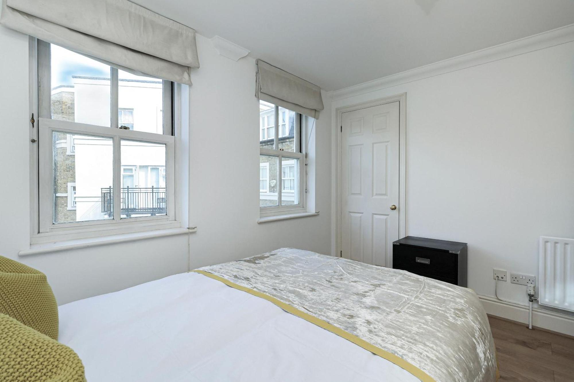 Two Bed Two Bath Kensington * London