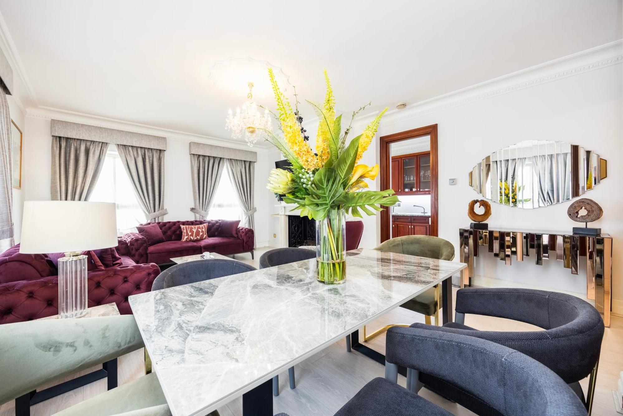 Carlton Court - Mayfair Aparthotel 5*