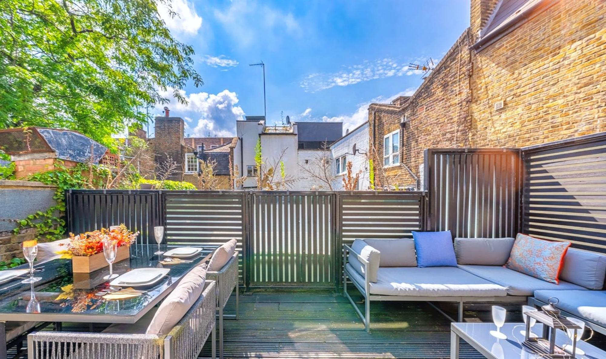 Designer Victorian Flat With Large Terrace * London