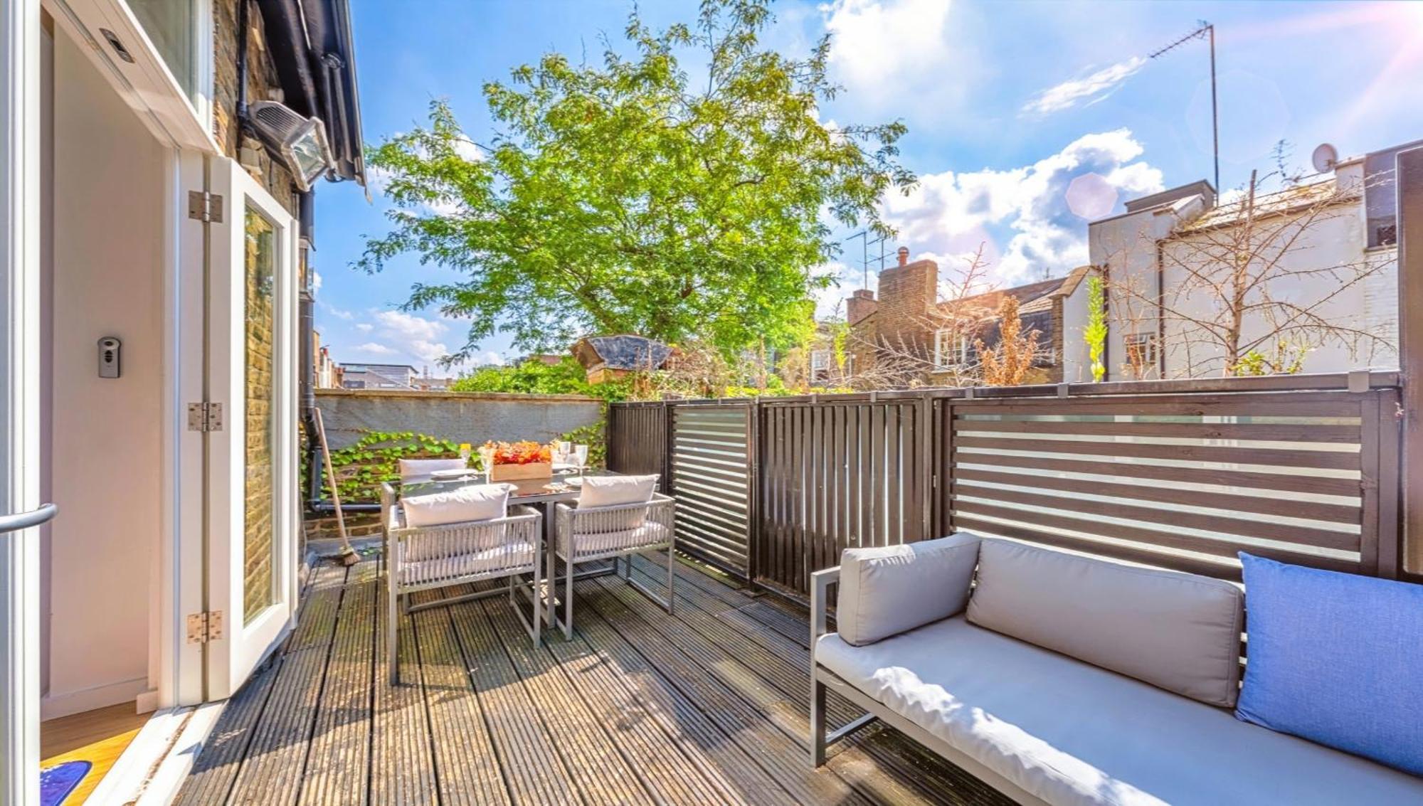 Designer Victorian Flat With Large Terrace Apartment London