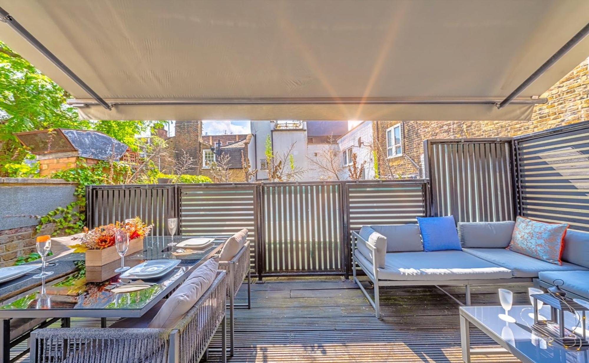 Designer Victorian Flat With Large Terrace London