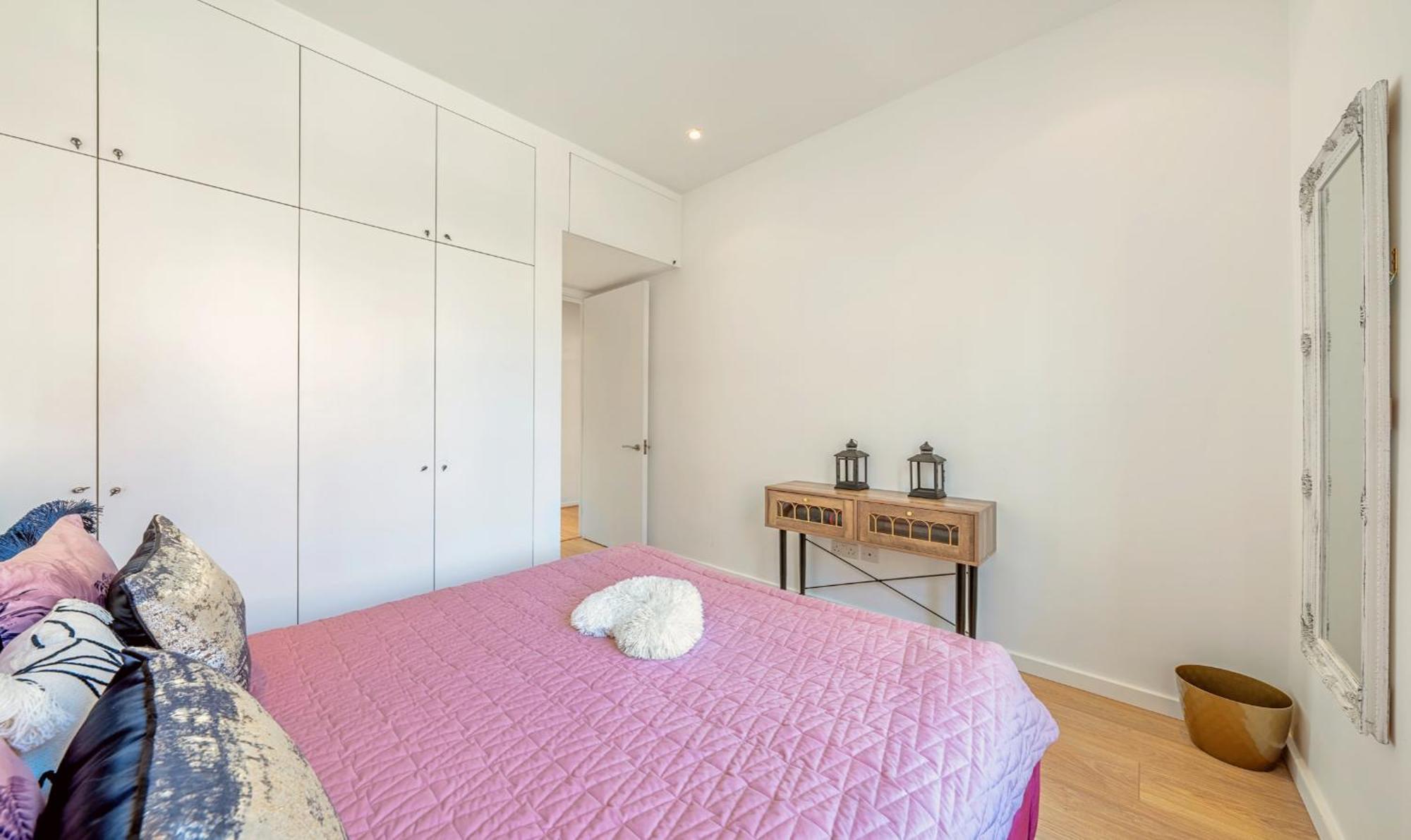 Designer Victorian Flat With Large Terrace * London