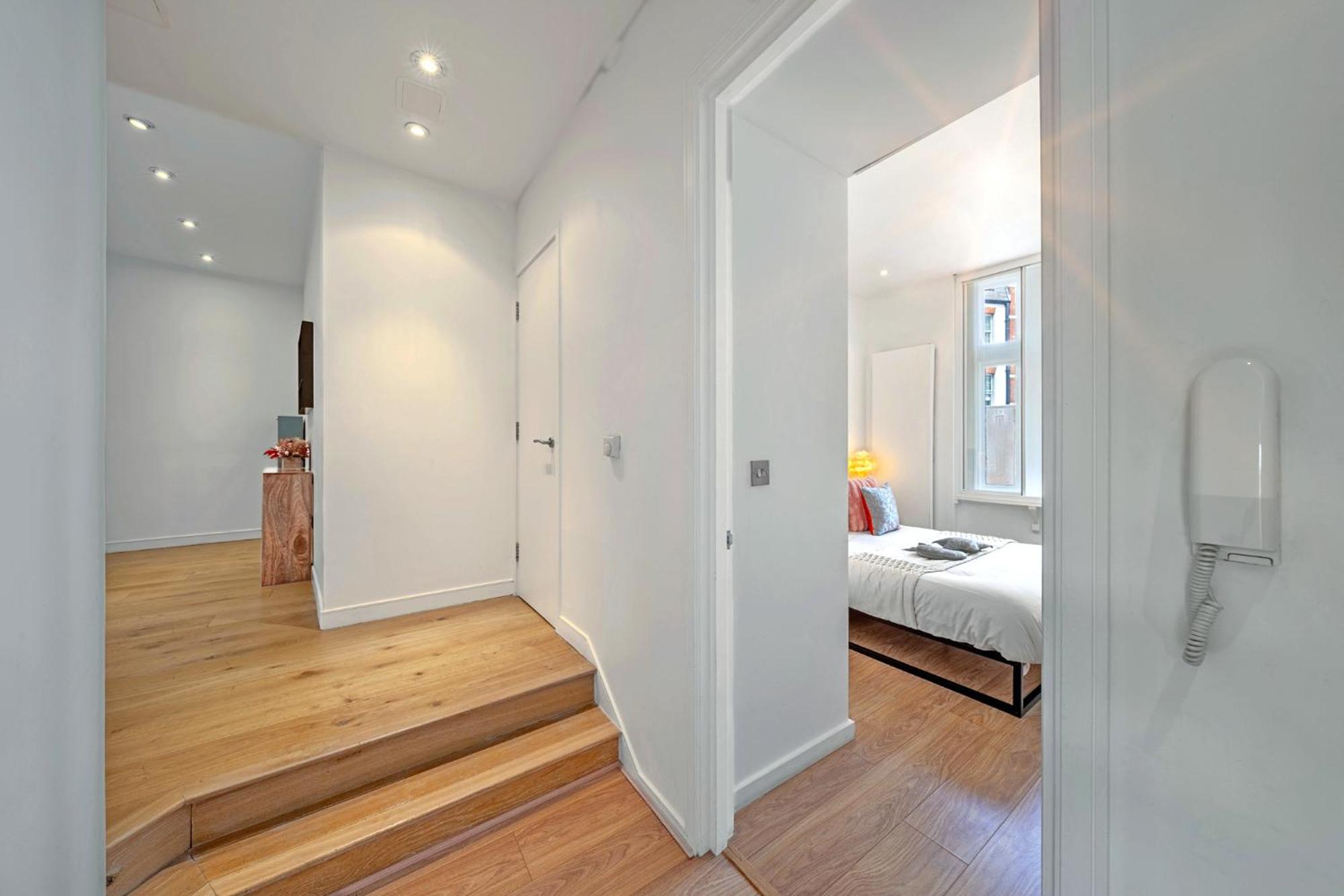 Designer Victorian Flat With Large Terrace Apartment *