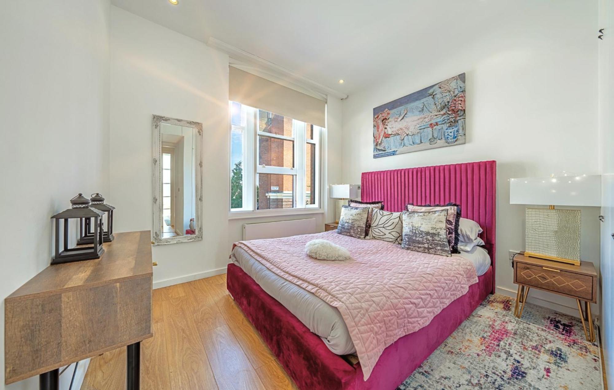 Designer Victorian Flat With Large Terrace * London