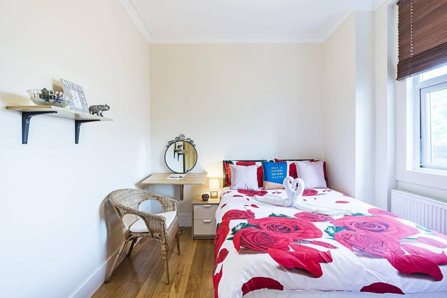 Private Homely Bedroom In Kensington R1 Apartment *