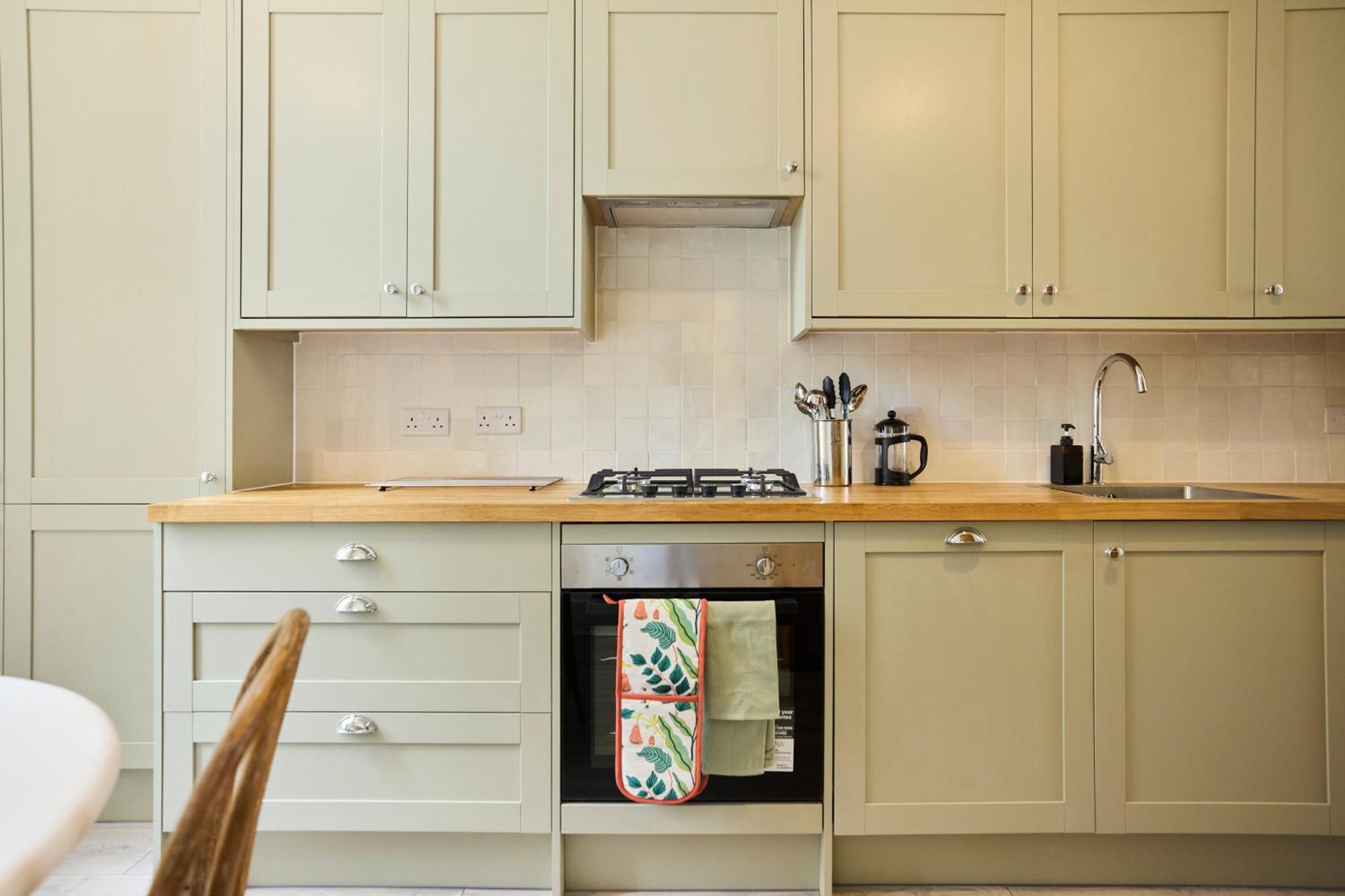 The Earl's Court Hideout - Lovely 4bdr House With Garden * London