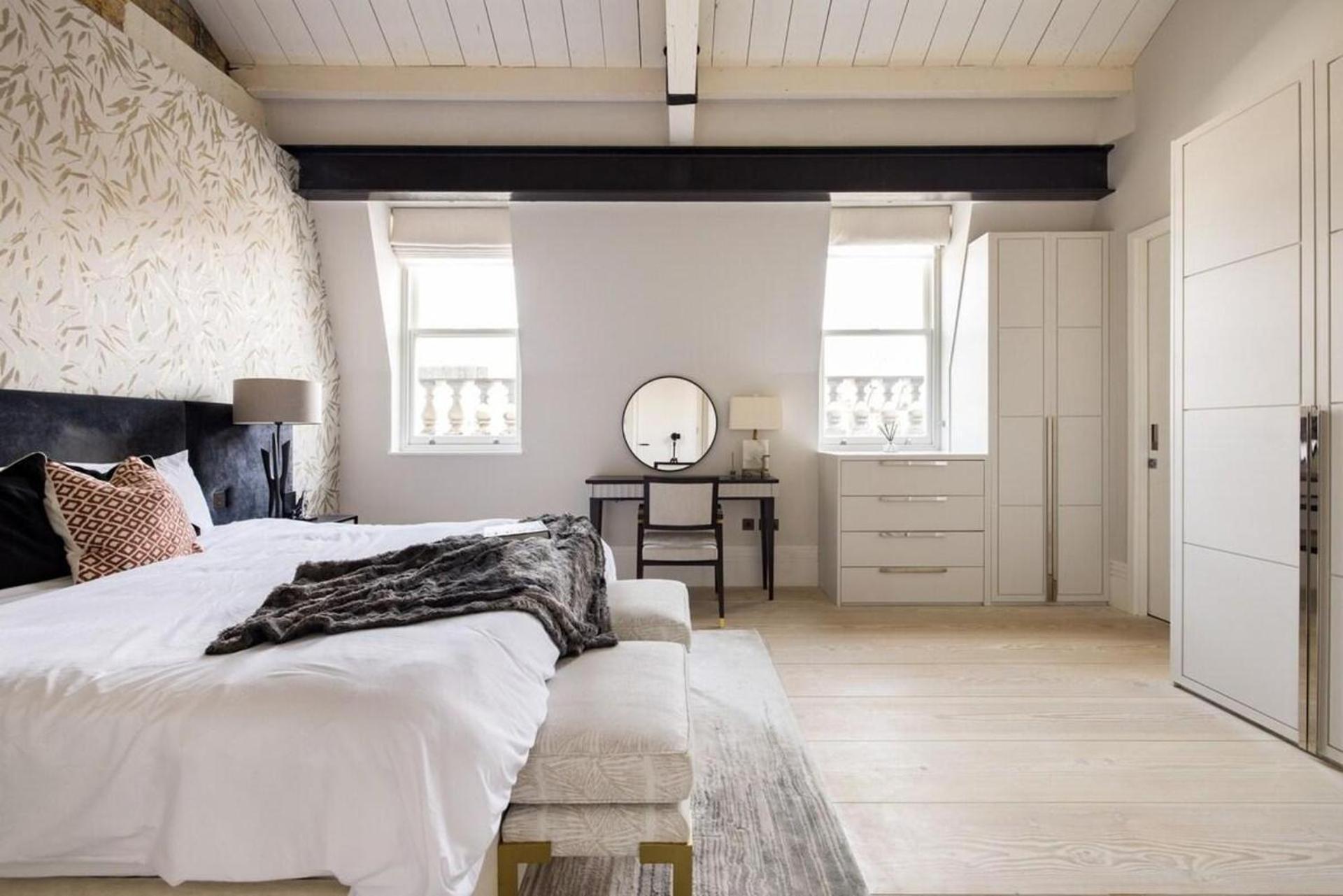 Penthouse Luxury In Covent Garden Apartment