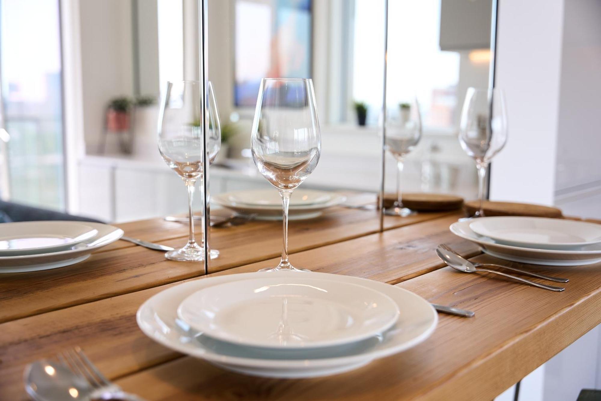 Skyline Views Retreat - Corsican Apartment London