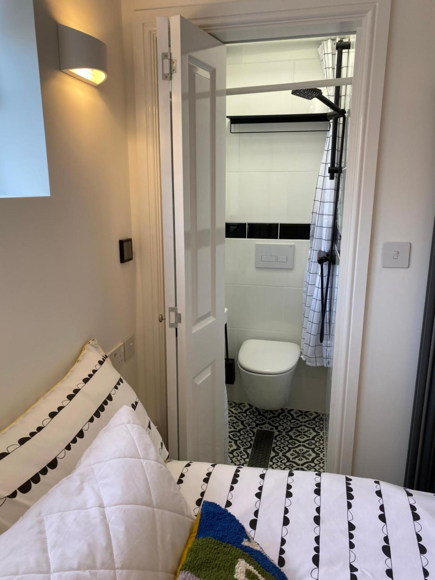 Apartment Two Bedroom Two Bathrooms Superior London