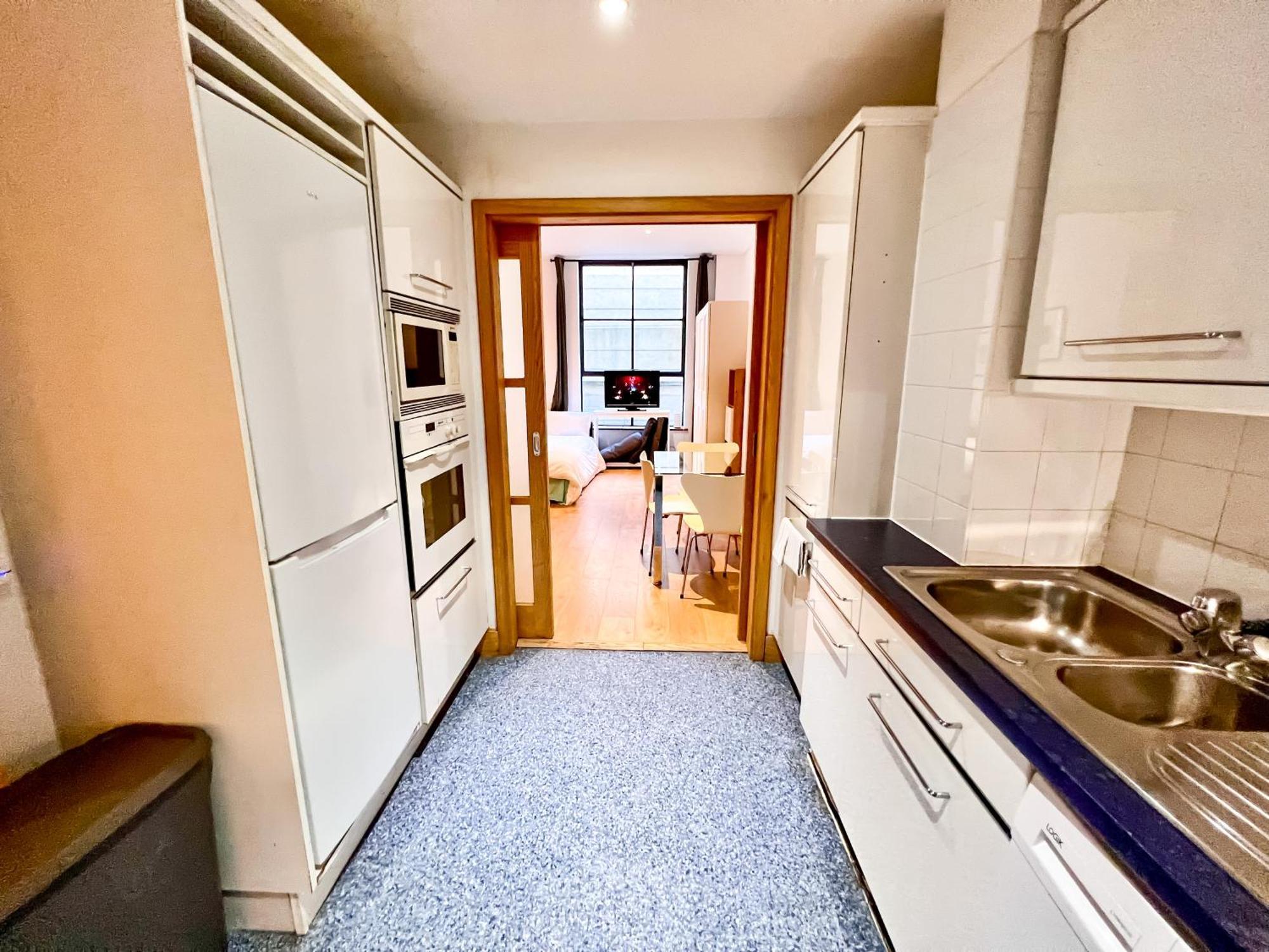 Excellent Entire Between St Pauls Cathedral And Covent Garden Apartment London