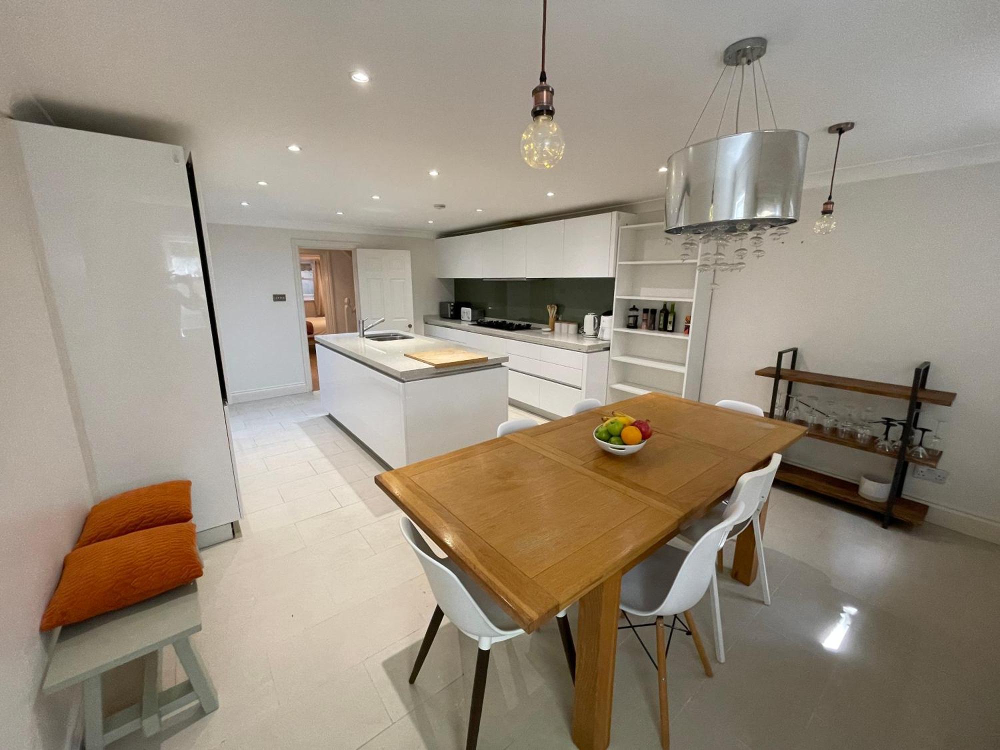 Holiday home 5 Bed House - Fancy - Sleep Up To 12 - *