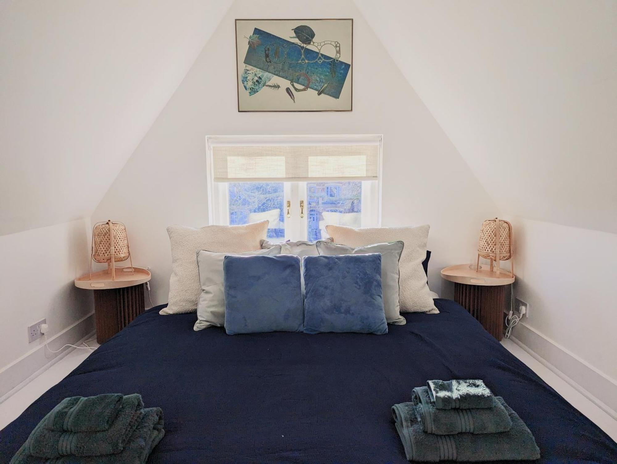 Apartment Stylish 2 Bedroom Flat *