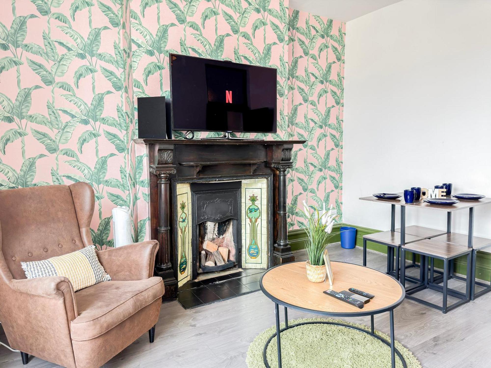 2 Bedroom Flat With Indoor Fireplace In Shepherds Bush, Near White Apartamento Londres