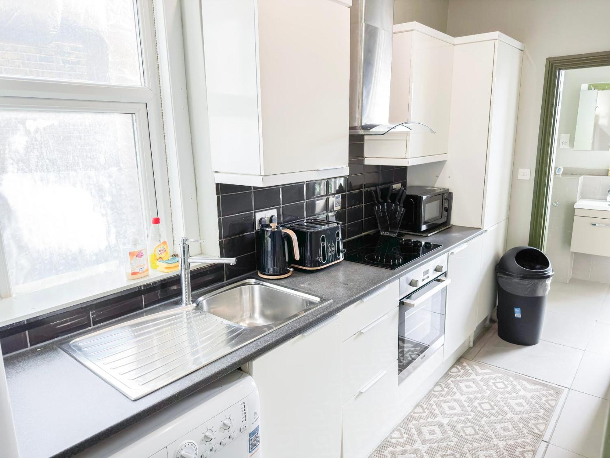 2 Bedroom Flat With Indoor Fireplace In Shepherds Bush, Near White Apartamento Londres
