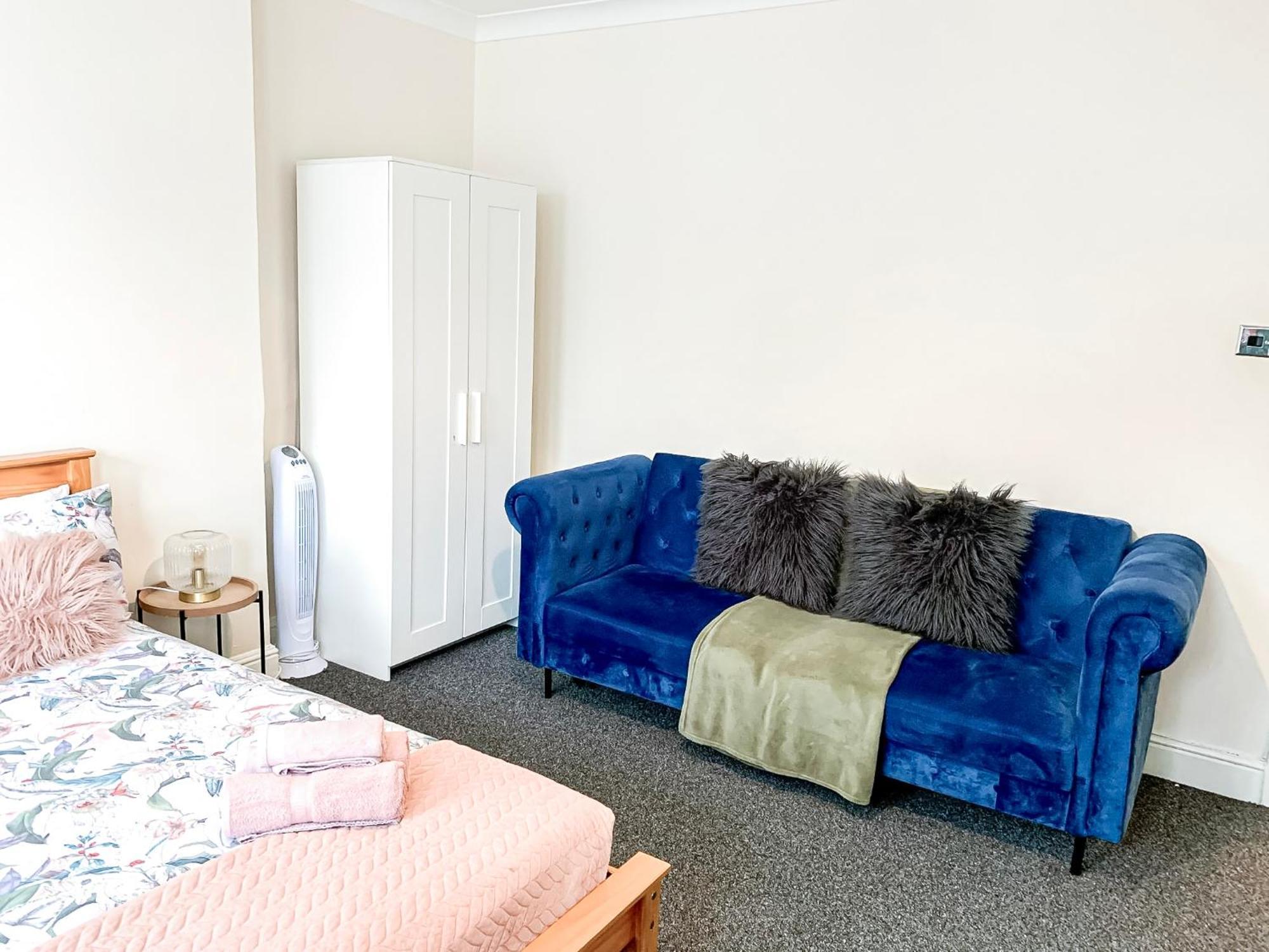 Apartment Cosy Near Hampstead Heath With Free On-site Parking & Private Gardens, Golders Green