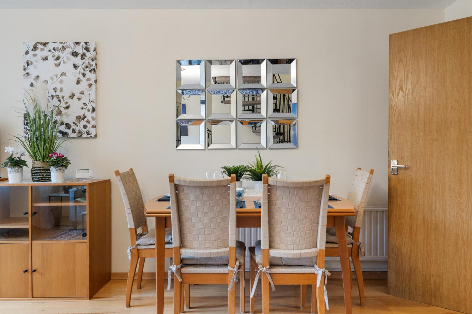 Apartment Short At Claire Place *