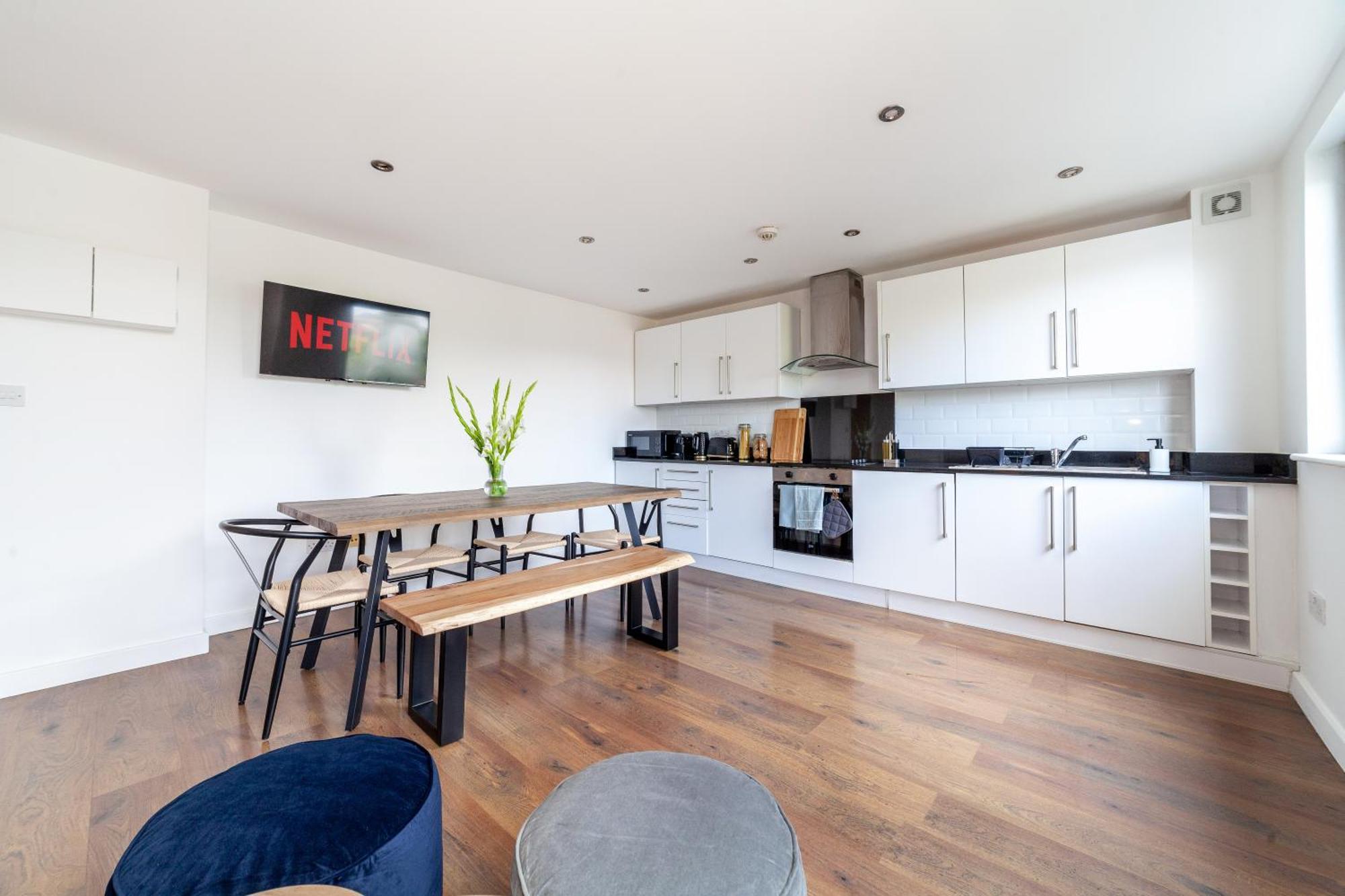Modern 3 Bed & 3 Bathrooms Flat, Hackney Downs Appartement Londen