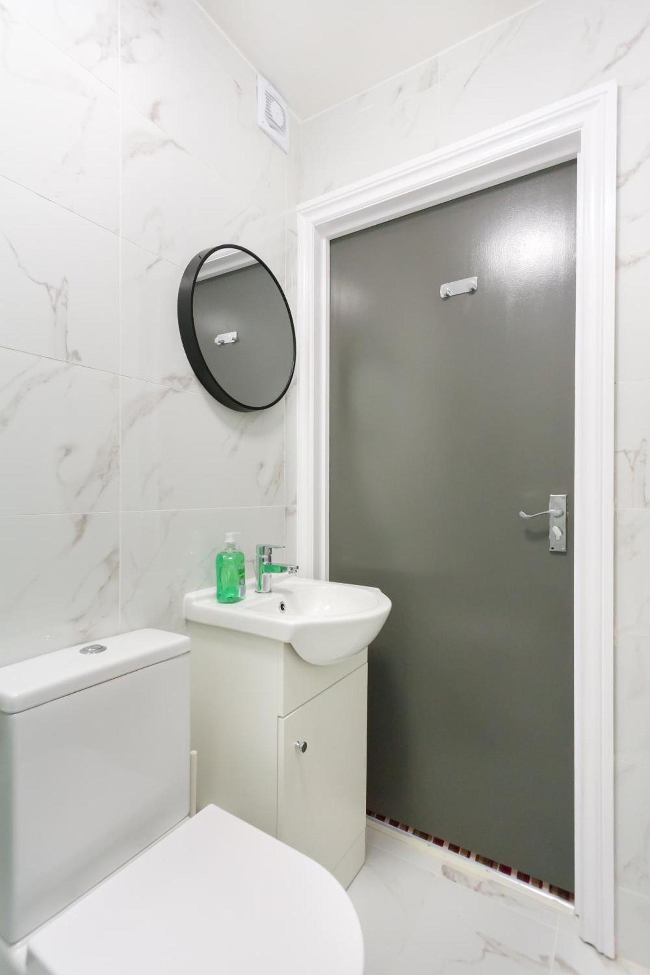 Gasthuis Studio9 - Next To Emirates Stadium - Budget With Shared Bathroom Londen