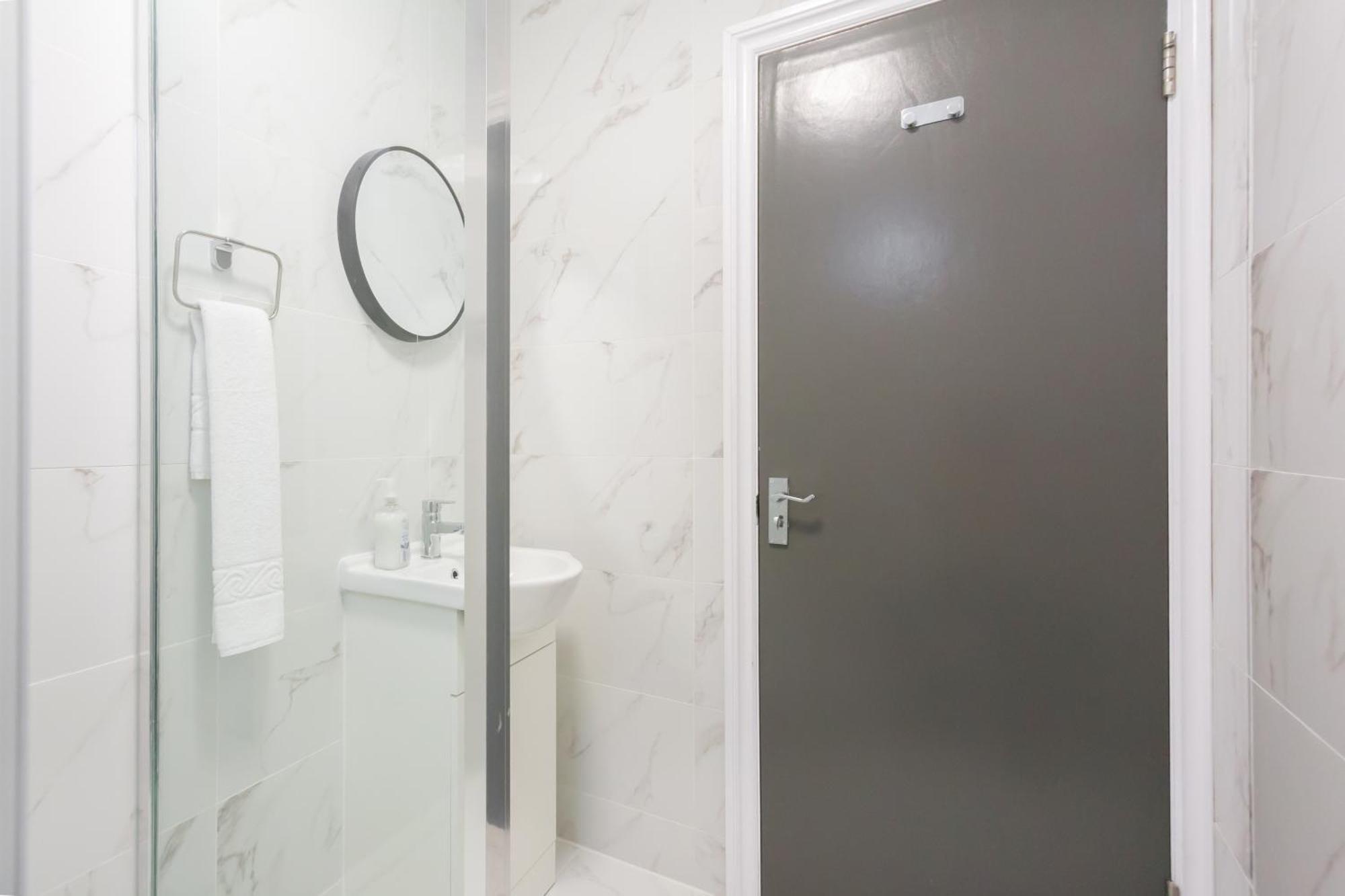 Gasthuis Studio9 - Next To Emirates Stadium - Budget With Shared Bathroom *