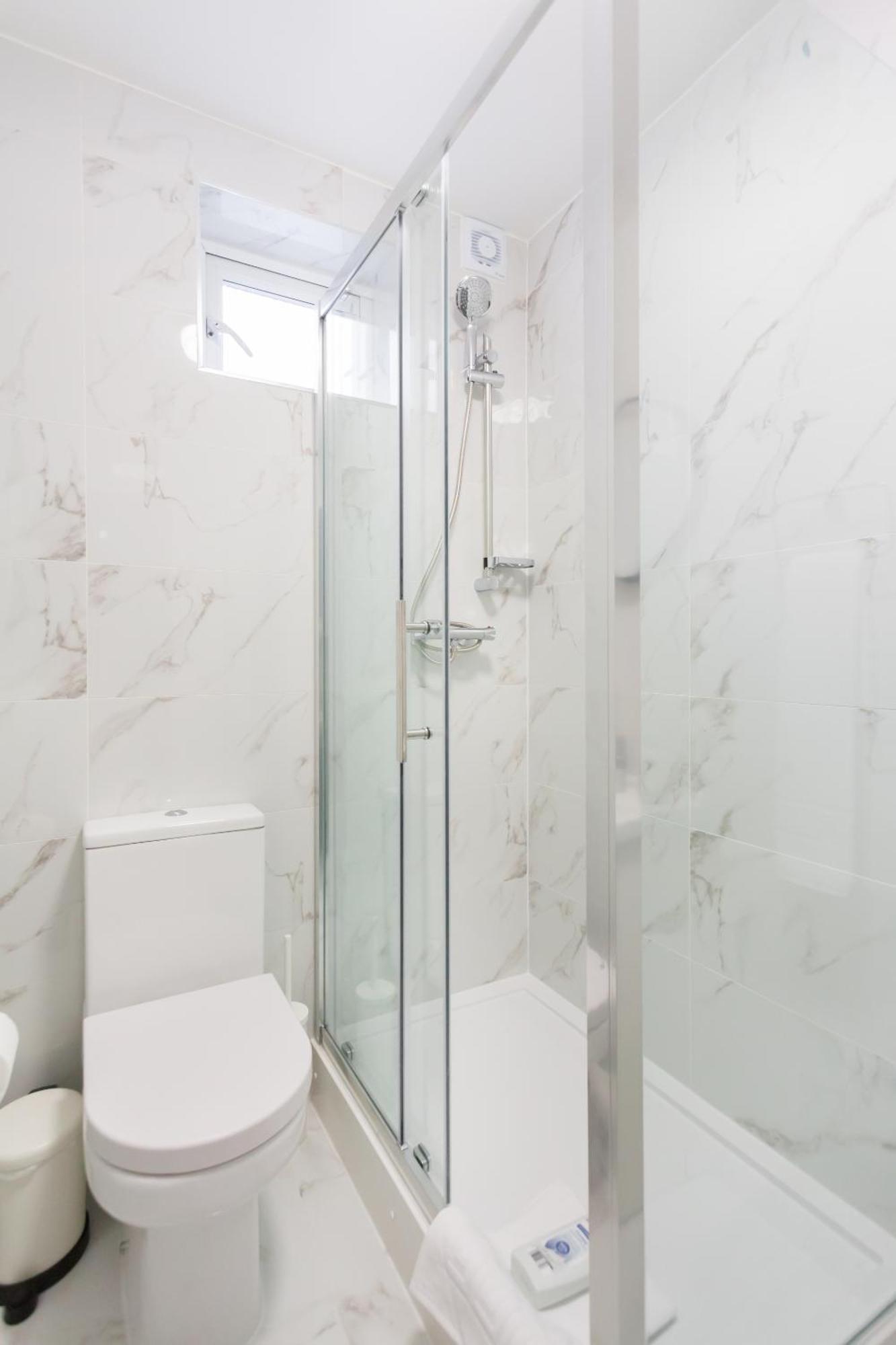 Studio9 - Next To Emirates Stadium - Budget With Shared Bathroom * Londen
