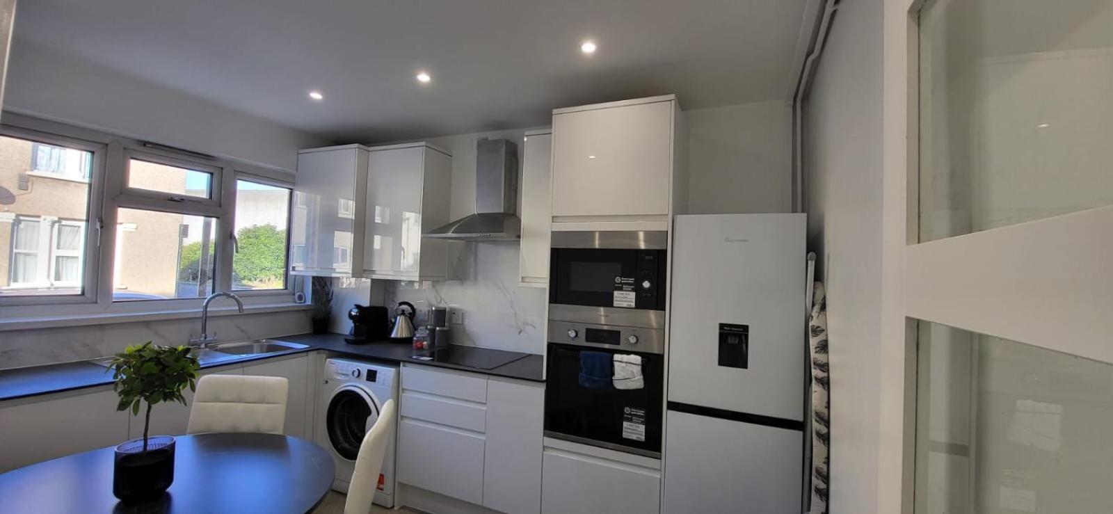 Delight Home-london Airport & Excel Holiday home