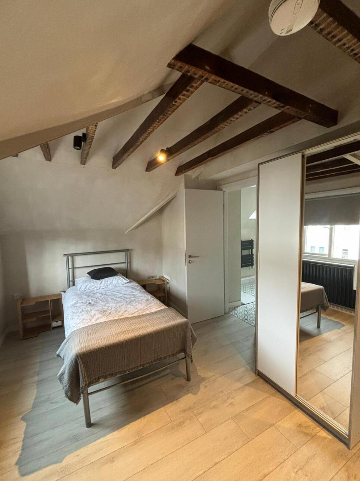 Ensuite With Private Bathroom, Accommodatie bij particulieren