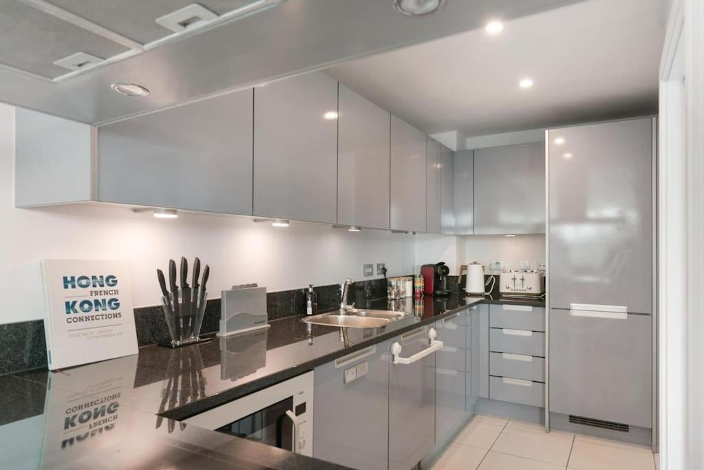 2 Bed Riverside Flat With Breath Taking Views Apartamento Londres