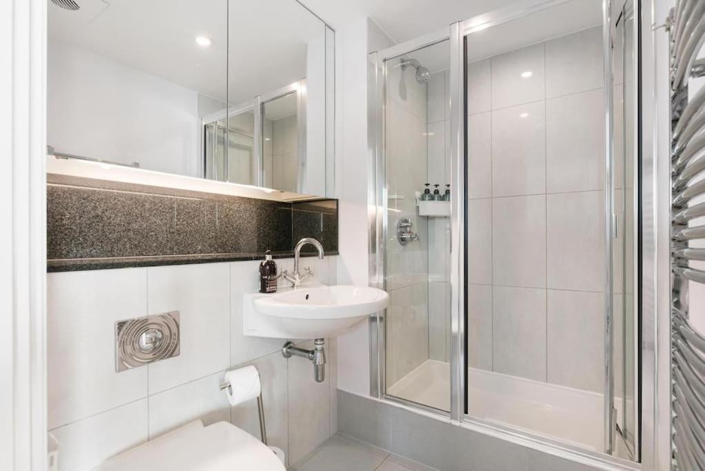 Apartamento 2 Bed Riverside Flat With Breath Taking Views