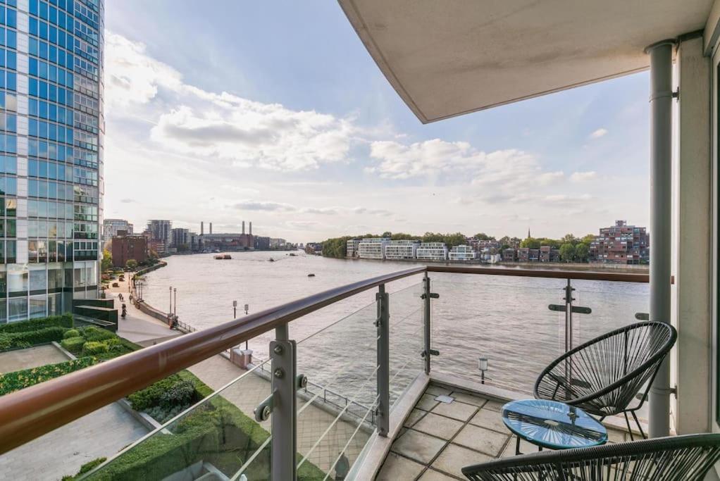 2 Bed Riverside Flat With Breath Taking Views Apartamento