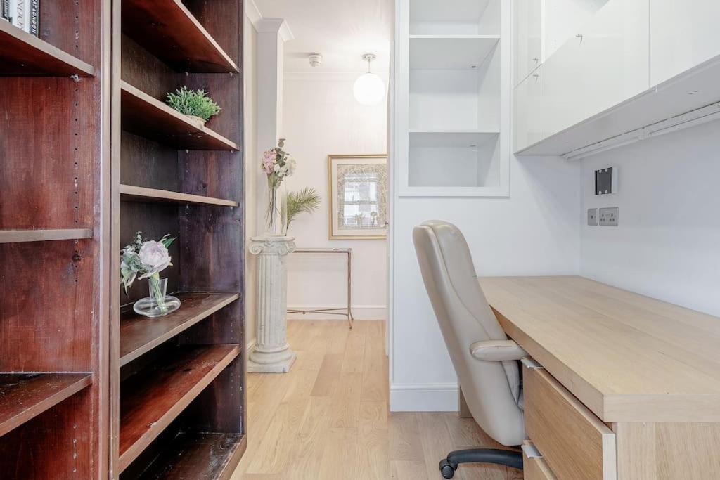 Stunning Oxford Street's Apartment London