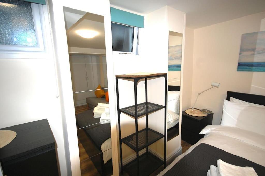 Newly Refurbished - Flat 8 *