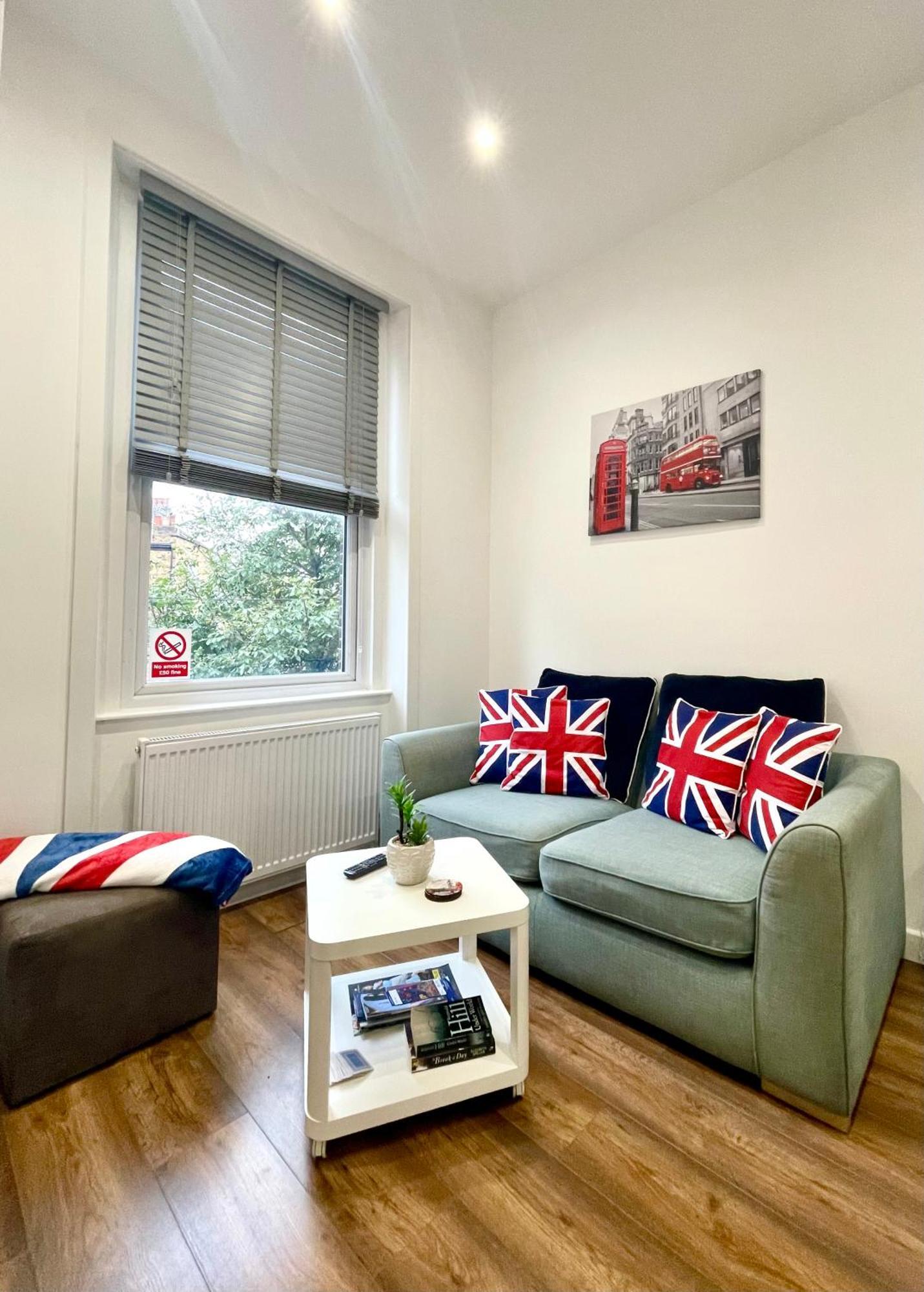 A Brilliant One Double Bedroom Flat Appartement *
