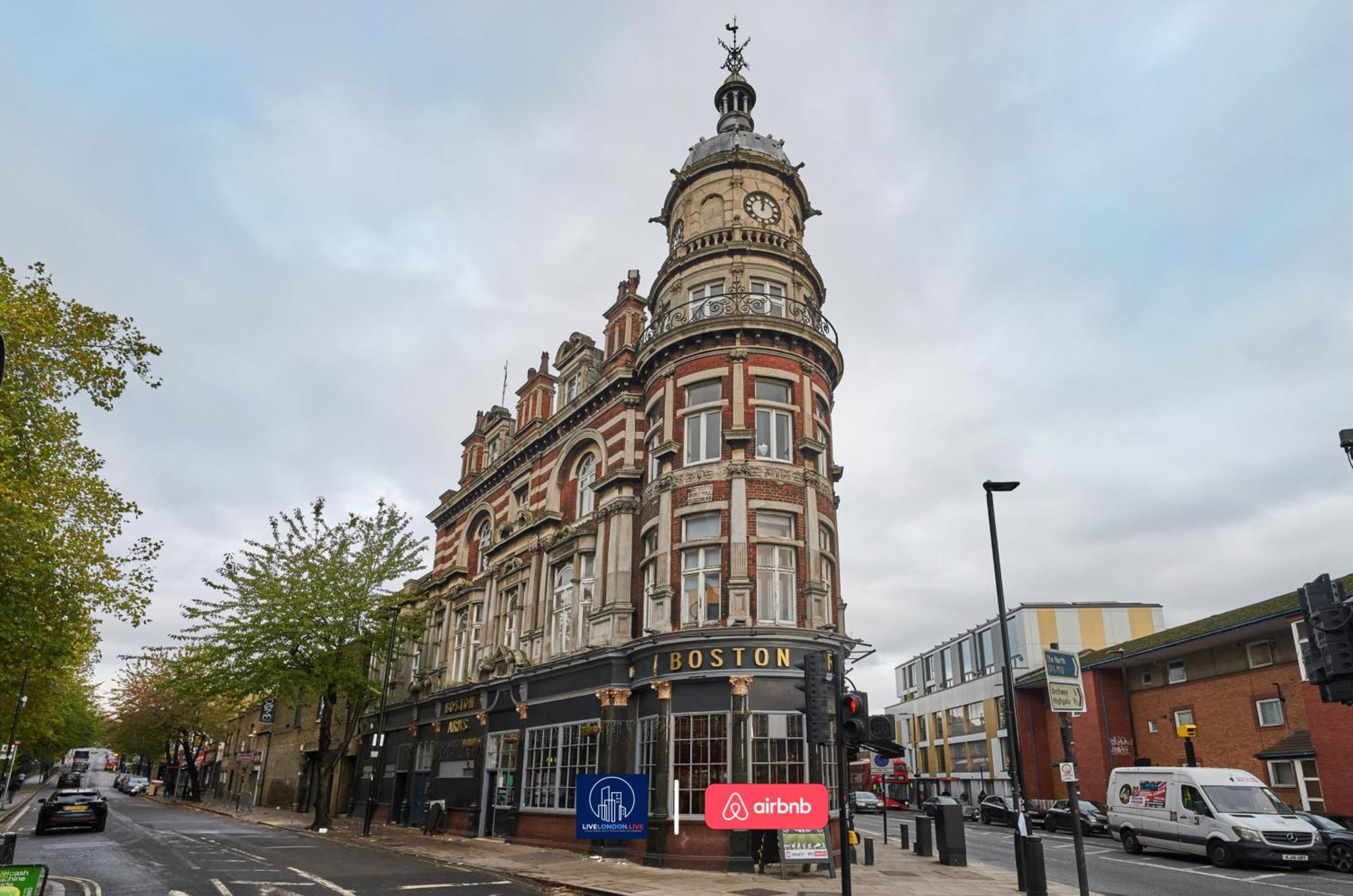 Apartment Last-minute Escape L Sleeps Up To 4 Guests L One-bedroom With King Bed And High Ceilings Near Camden By Live Short Lets & Serviced *