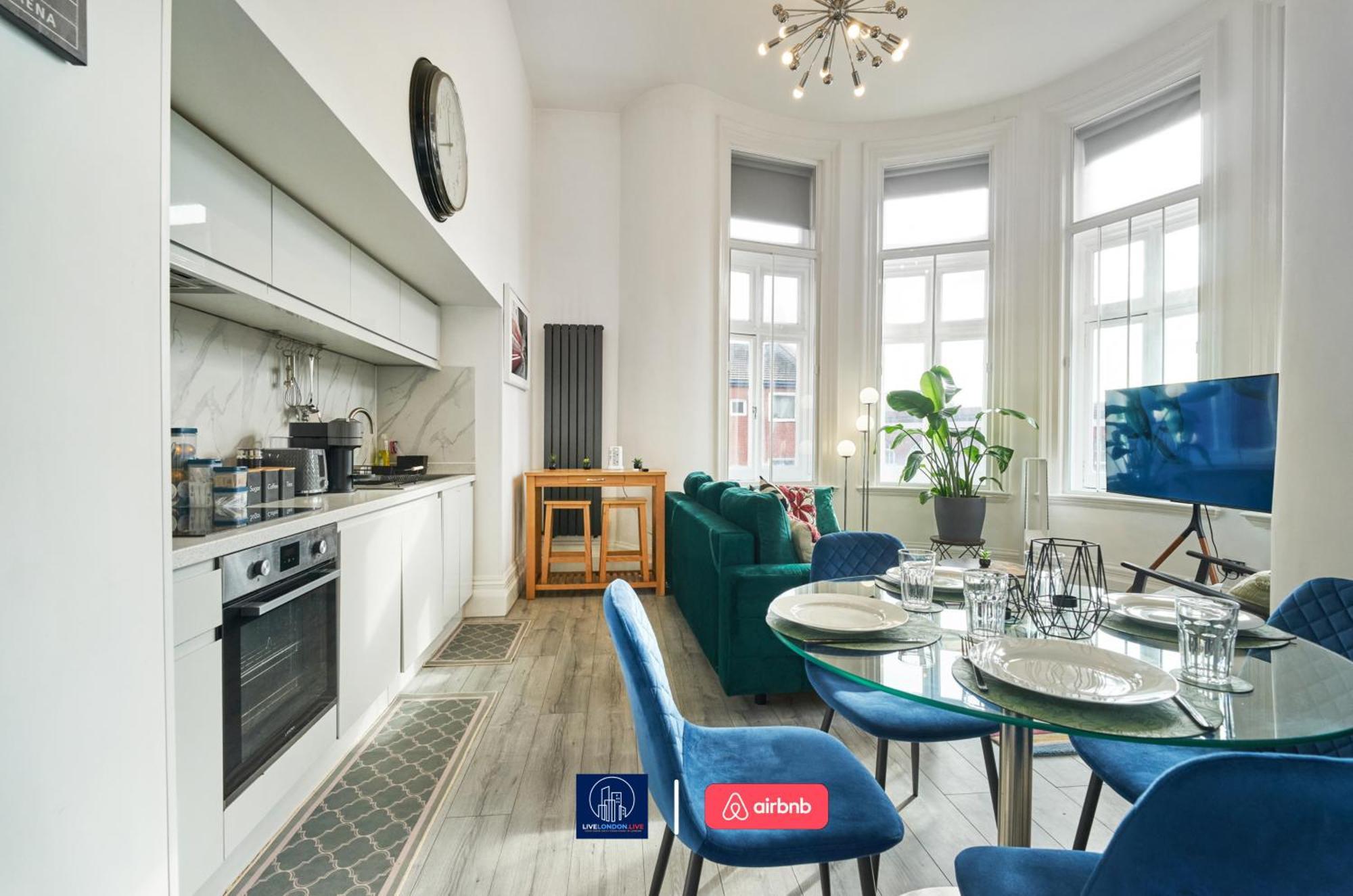 Last-minute Escape L Sleeps Up To 4 Guests L One-bedroom With King Bed And High Ceilings Near Camden By Live Short Lets & Serviced Apartment