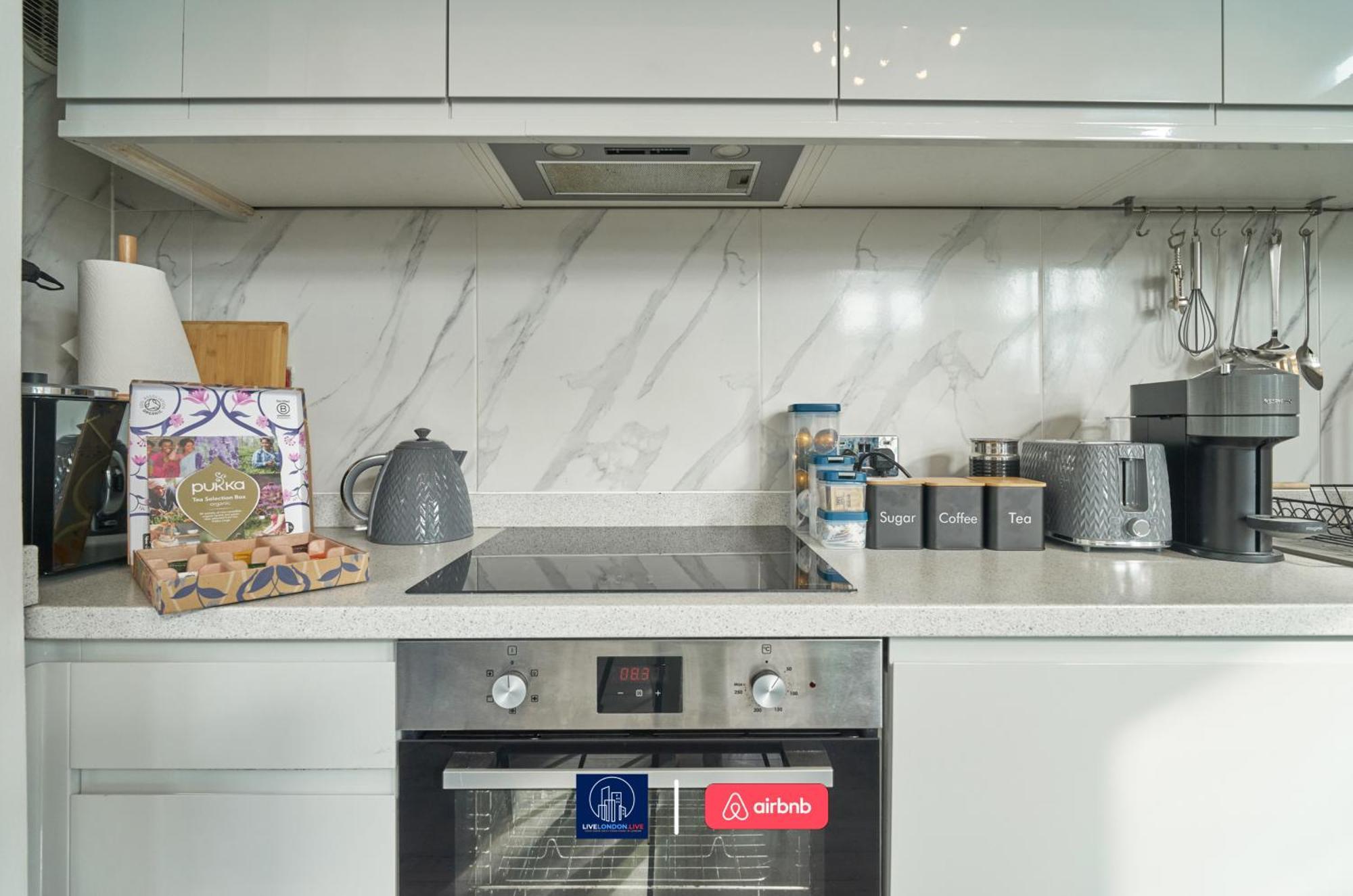Apartment Last-minute Escape L Sleeps Up To 4 Guests L One-bedroom With King Bed And High Ceilings Near Camden By Live Short Lets & Serviced *