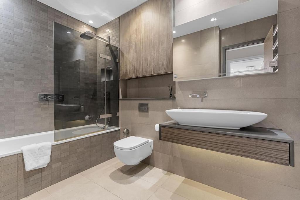 Apartment Stylish 2 Bed Split Level Flat