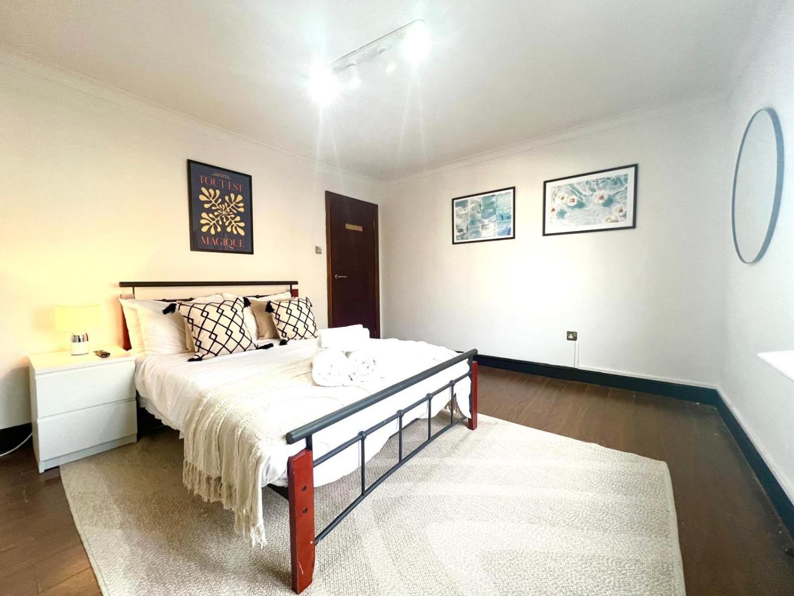 2 Bed Apartment- Camden Town * London
