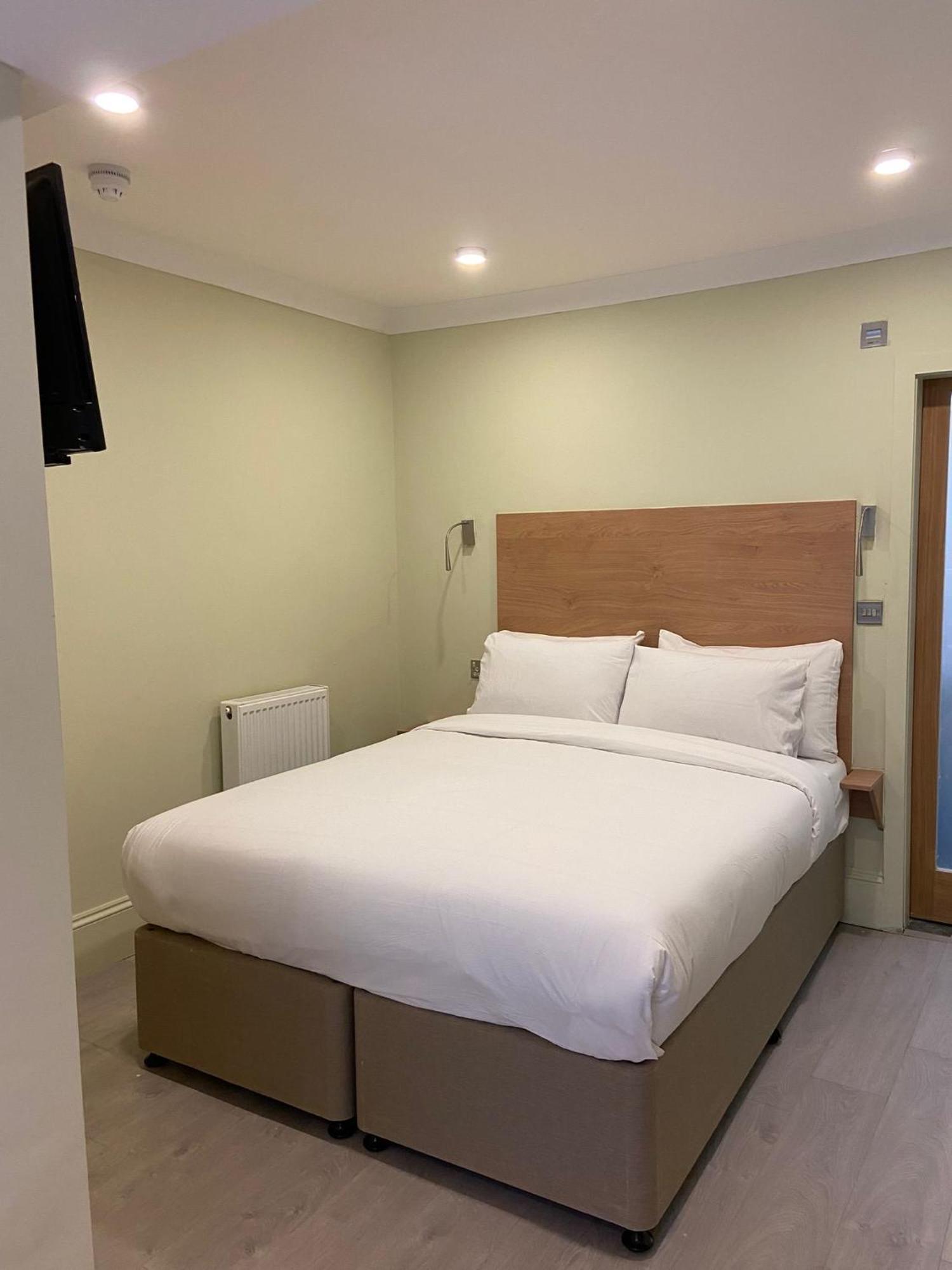 Charming With Garden Views * London