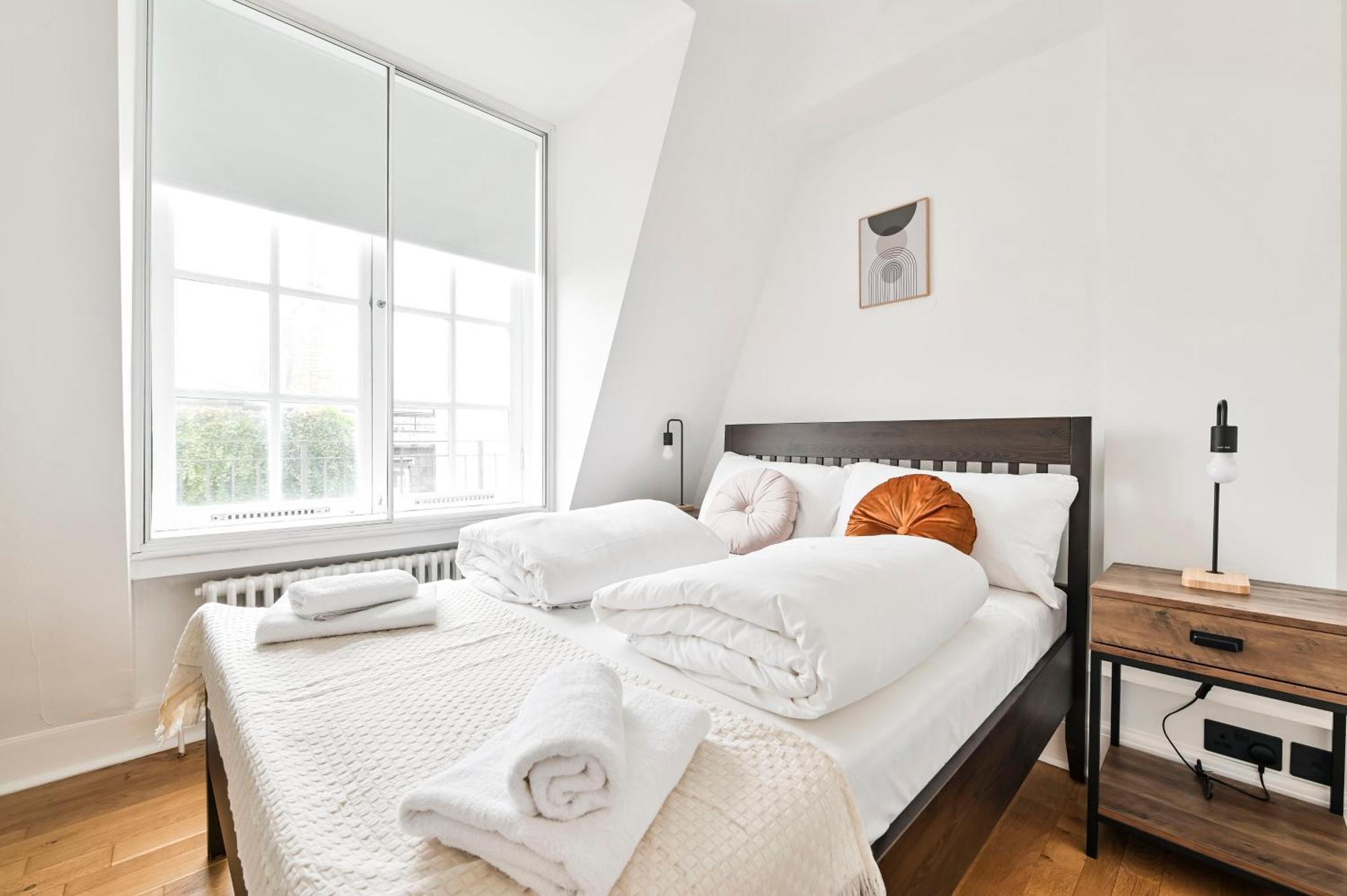 Wonderful Fitzrovia 3 Bed * Londen