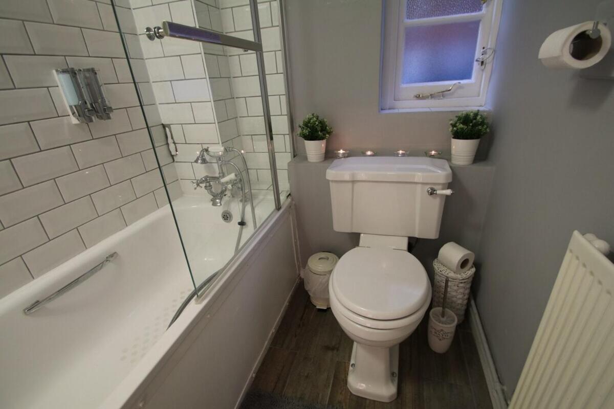 Apartment Molesey